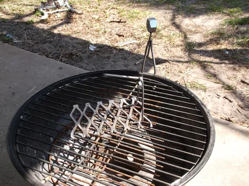 Vista 2 de Barbacoa Grill Guy, Hot Dog Metal Art Figurine, BBQ, salchicha