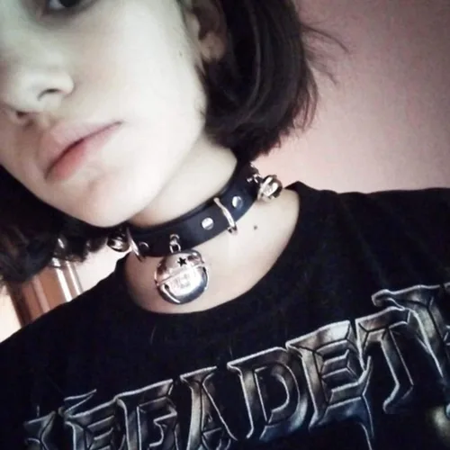 Vista 4 de Daimay Bells Gargantilla Collar De Cuero PU Gargantilla Gótica Collar Con Campana Punk Rock Collar Tamaño Ajustable - Negro