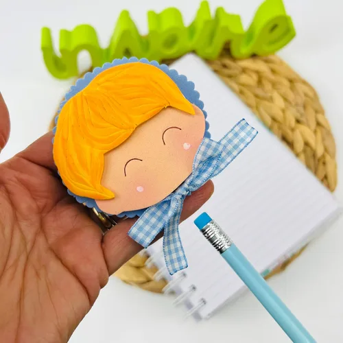 Vista 3 de Adorno hecho a mano para lápiz, adorno para bolígrafo, para niños y amantes de la escritura, aplique en goma eva. adorable adorno de niño