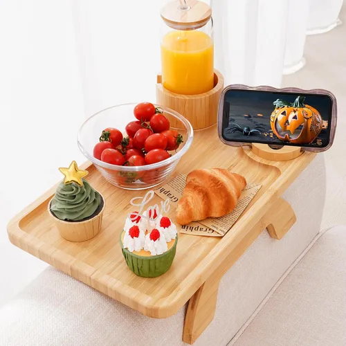 Vista 13 de Nnewvante Mesa de Brazo de Sofá con Tabla de Quesos, 4 en 1 Grande 15.7"x9.85" Madera de Acacia Bandeja con Clip para Brazo de Sofá con 360°