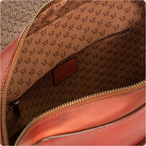 Vista 6 de VELEZ - Bolso bandolera de cuero hecho a mano para hombre