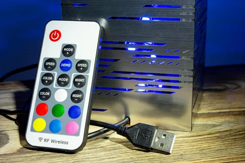 Vista 6 de Lámpara de noche Neon Horizon Estilo futurista de aspecto metálico Linterna hecha a mano