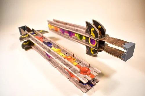 Vista 5 de Swordcrafters - Monta tu espada de cartón 3D - Juego de mesa constructivo para GameKnight familiar
