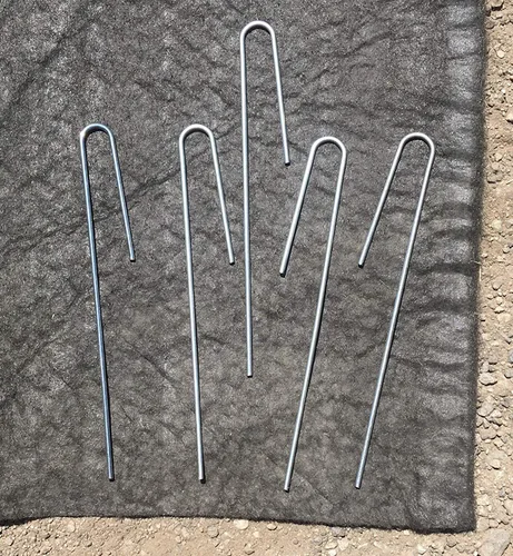 Vista 6 de Sandbaggy Estacas para tubos de goteo, grapas de paisaje, 5 pulgadas de longitud, anclajes de goteo, pasadores de paisaje, clavos de césped, estacas