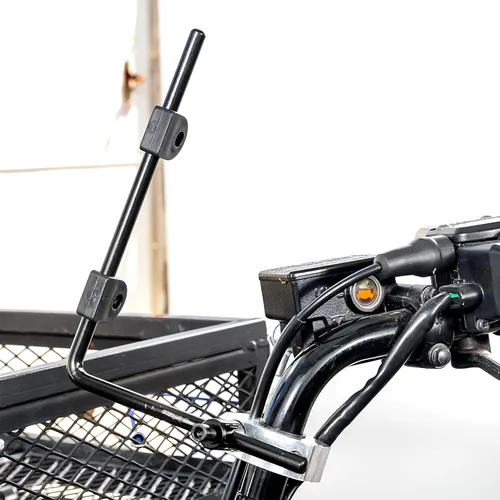 Vista 8 de Black Boar Parabrisas ATV con herrajes – Cuenta con diseño envolvente que protege las manos – Hecho de acrílico transparente resistente – Se monta