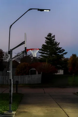 Vista 11 de Silverback La luz LED de aro de baloncesto ilumina el tablero