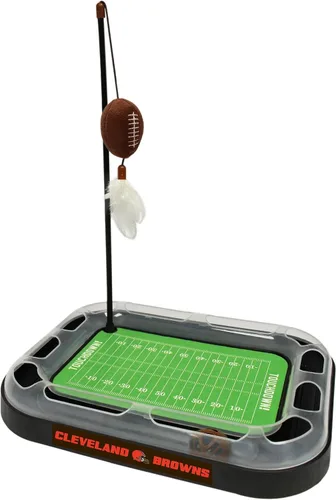 Vista 24 de Pets First NFL BALTIMORE RAVENS Rascador de Campo de Fútbol para Gatos con Juguete de Peluche de FÚTBOL Relleno de Hierba Gatera y Juguete Colgante
