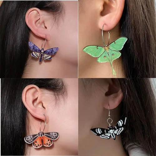 Vista 4 de Caiyao Coloridos y ligeros aretes de acrílico con alas de mariposa para mujer, lindos aretes de gota de insectos punk para fiesta, cumpleaños