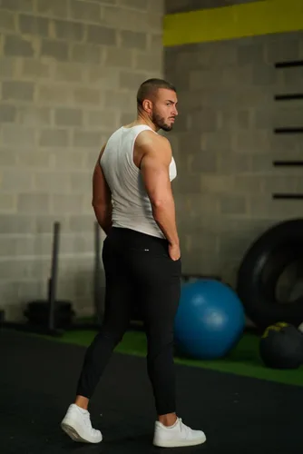 Vista 7 de GINGTTO Pantalones deportivos casuales de sarga para hombre, de nailon, con entrepierna elástica de 28 pulgadas