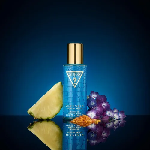 Vista 2 de Guess Sexy Skin Tropical Breeze Fragancia Mist Mujer 8.4 oz