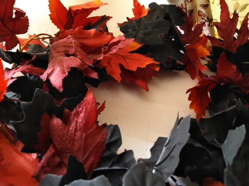 Vista 6 de Red & Black Fall Leaves Garland for Mantel, Staircase, Table Runner