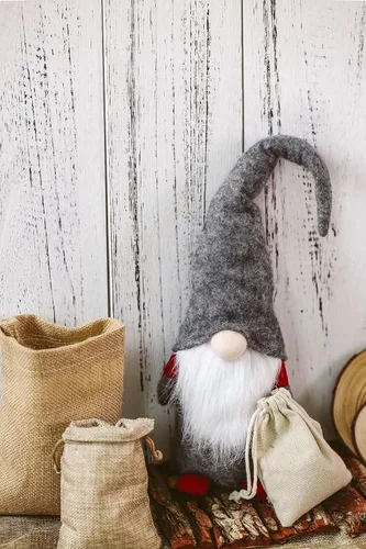 Vista 4 de elegantes medias de Navidad suecas con tarjeta de saludos y decoraciones regalo