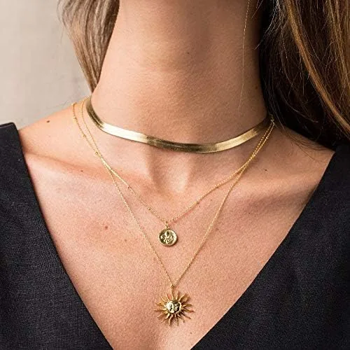 Vista 3 de MEVECCO Collar de oro para mujer, disco de moneda con patrón celestial, colgante grabado chapado en oro de 18 quilates, simple, personalizado