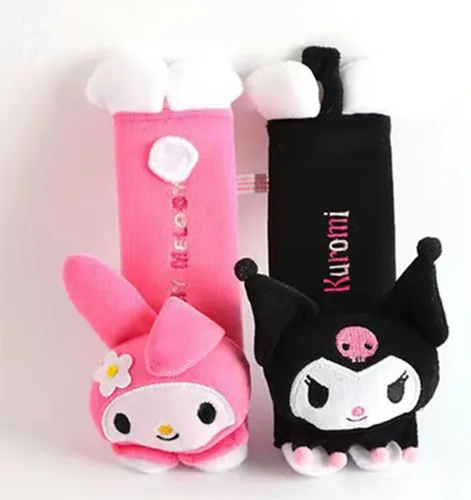 Vista 2 de Funda Kawaii para cinturón de seguridad de automóvil, lindo juego de 2 piezas de correa de asiento de anime, protector de cuello para decoración