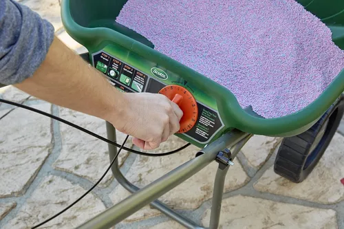 Vista 10 de Scotts Turf Builder EdgeGuard DLX Broadcast Spreader - Esparcidor de transmisión (paquete de 3)