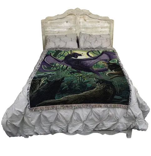 Vista 2 de Pure Country Weavers Manta de dragón y lobos, tapiz de regalo de fantasía tejida de algodón, fabricada en los Estados Unidos (72 x 54 pulgadas)