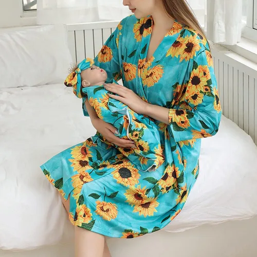 Vista 2 de AWIBMK Mommy and Me Robe and Swaddle Set Floral Maternity and Baby Matching Delivery Blanket Headband for Mom Girl Boy 4pcs