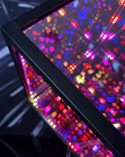 Vista 9 de La Compañía de Iluminación Hyperspace HyperCube Infinity Cube LED Light - Lámpara de Escritorio de Mesa Reactiva al Sonido de 10 Pulgadas - Lámpara