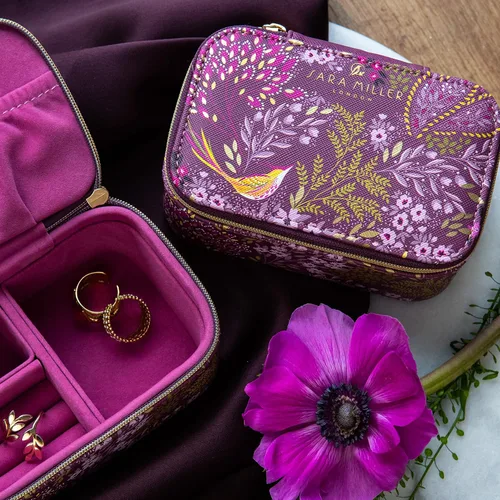Vista 6 de Portico Designs Joyero pequeño Sara Miller London de terciopelo suave organizador de joyas de viaje, 5 x 3.5 pulgadas, Haveli Gardens