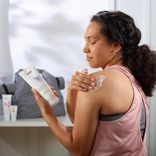 Vista 4 de NOW Solutions, Loción de liposomas de glucosamina, MSM y árnica, 8 onzas líquidas
