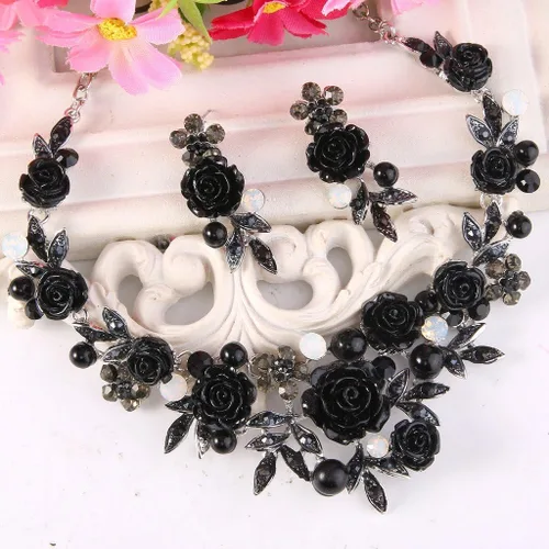 Vista 3 de EVER FAITH Conjunto de pendientes perforados con collar de perlas de imitación de cristal austriaco para mujer