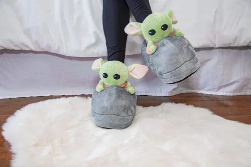 Vista 5 de Robe Factory LLC Star Wars The Mandalorian Child Grogu - Pantuflas 3D Baby Yoda - Zapato de casa de felpa suave con suela antideslizante, calzado