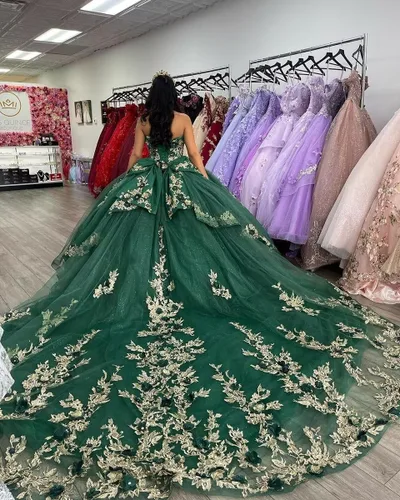 Vista 4 de Mouccy Vestidos de quinceañera de encaje de lujo sin tirantes con cuentas hinchadas vestidos largos de baile con tren 3D floral dulce 16 vestidos