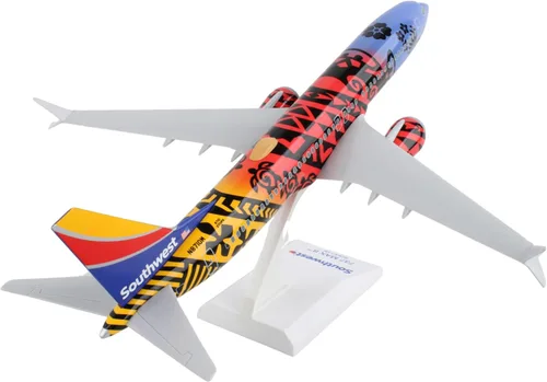 Vista 4 de SkyMarks Southwest 737 MAX 8 IMUA One 1:130 Modelo a partir de 14 años Official Southwest "Imua One" 1:130 model with detailed Hawaiian graphics