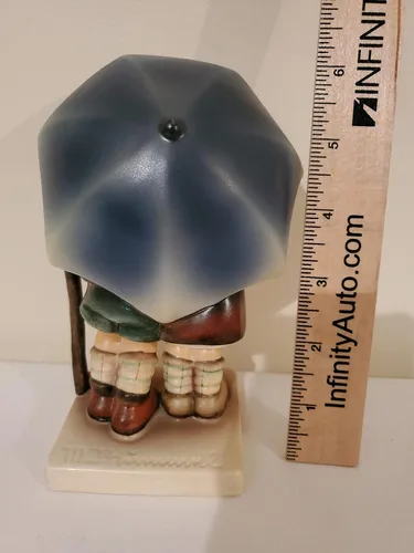 Vista 2 de Hummel Figurine Stormy Weather 6 1/4" TM2