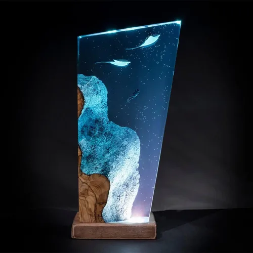 Vista 2 de Manta Rays, Diver, Scuba Resin Wood Lamp, Manta Rays Gift, Ocean Theme Diorama, Manta Rays Lamp, Ocean Lamp, Diver Lamp, Stringray Night Light Large
