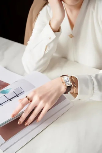 Vista 3 de carlien Reloj de cuarzo para mujer, elegante, rectángulo, vestido con correa de cuero y corona de cristal azul