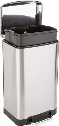 Vista 7 de Amazon Basics Bote de basura pequeño en forma de D con tapa y pedal de cierre suave para baño, dormitorio, sala de estar, oficina, resistente a