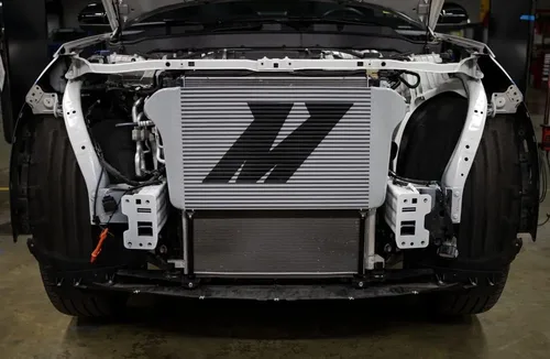 Vista 8 de Mishimoto Kit de intercooler de montaje frontal compatible con Ford Explorer ST 2020+