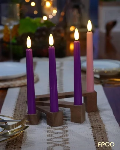 Vista 4 de FPOO Velas de Adviento sin llama con portavelas de madera, velas de Adviento que funcionan con baterías, 3 candeleros LED morados y 1 rosa