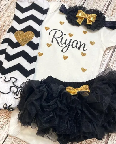Vista 4 de Traje personalizado de baby girl para baby shower, con nombre personalizado con purpurina y corazón, tutú con diadema y calentadores de piernas
