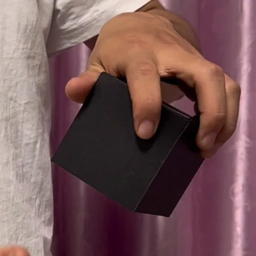 Vista 4 de MOMOMAGE Caja de ilusión Trucos de magia Objeto Producción de desaparición de cerca ilusiones Trucos de mago Props Coche Apareciendo en caja vacía