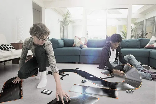 Vista 2 de Juego de pista expandible para autos colisionadores Anki Overdrive.