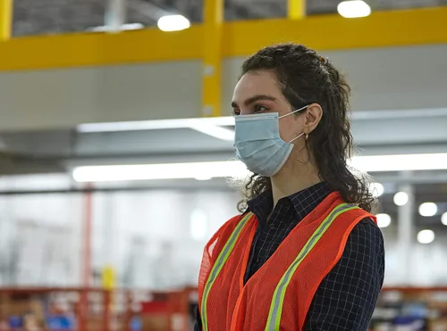 Vista 3 de Mascarilla de uso no médico (50 máscaras por caja), Azul