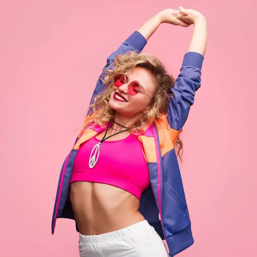 Vista 6 de Juego de accesorios hippie para vestirse con gafas hippie y collar con signo de la paz