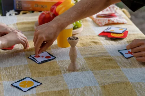 Vista 2 de Juego de cartas Jungle Speed Eco, para 7 años +