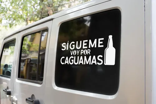 Vista 4 de Divertida calcomanía en español Sígueme Voy Por Caguamas calcomanías para carros calcomanías mexicanas para camiones Calcomanias para Trocas o Carro