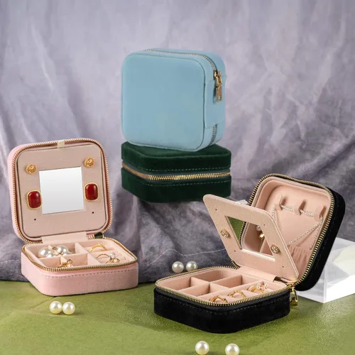 Vista 3 de Smileshe Joyero de terciopelo para mujeres y niñas, pequeño organizador de viaje con espejo, mini estuche de regalo portátil, cajas