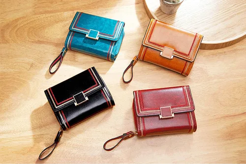 Vista 7 de PofeeXIO Cartera de cuero RFID para mujer con tarjetero triple plegable para mujer con correa de muñeca corta para mujer, cartera con múltiples