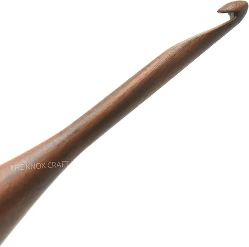 Vista 3 de THE KNOX CRAFT Gancho de ganchillo con mango ergonómico, gancho de ganchillo de madera hecho a mano de 7 pulgadas, aguja de tejer, hilo de tejido
