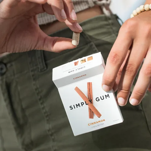 Vista 7 de SIMPLY Gum Canela, goma de mascar natural sin plástico, paquete de 6 (90 piezas) Vegano, Kosher, sin OGM, sin aspartamo y sin sorbitol