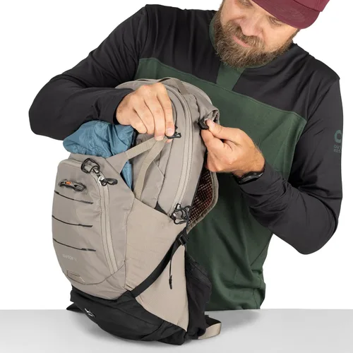 Vista 10 de Osprey Raptor 14L Men's Mountain Biking Backpack with Hydraulics Reservoir