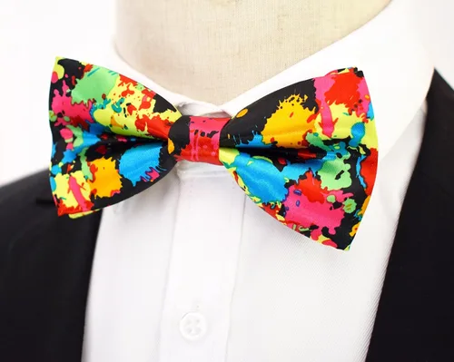Vista 2 de Pajaritas preatadas hechas a mano para hombre con diseño elegante M126