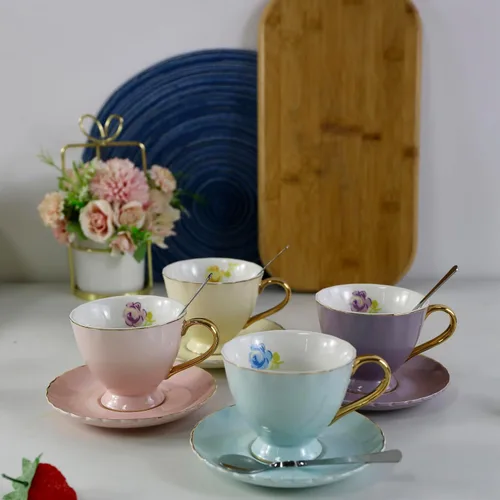Vista 2 de Taza y platillo de café estilo europeo, juego de 4 tazas de café de porcelana para el hogar, cocina, fiesta de té (4 colores/juego surtido)