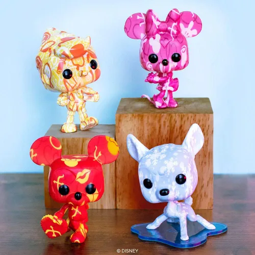 Vista 3 de Funko Pop! Artist Series: Disney Treasures from The Vault - Figuras de Mickey y Minnie Mouse (paquete de 2 unidades), exclusivas de Amazon