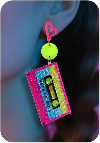 Vista 8 de RechicGu Aretes de aro de corazón de neón de los años 80 y 90 para fiesta brillante, atuendo retro de los años 70, accesorios de joyería, regalo